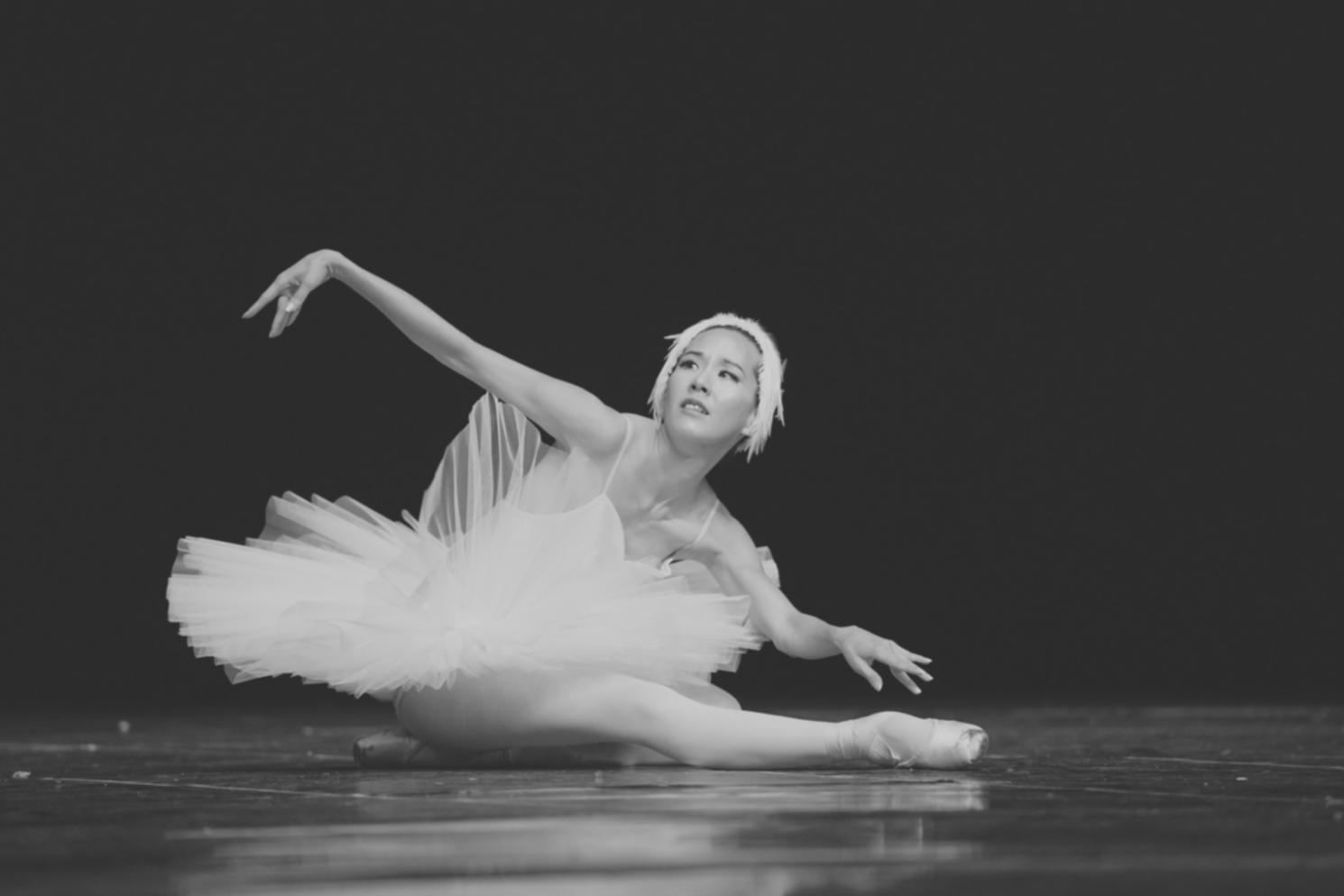 Studio de danse moderne avec espace de pratique